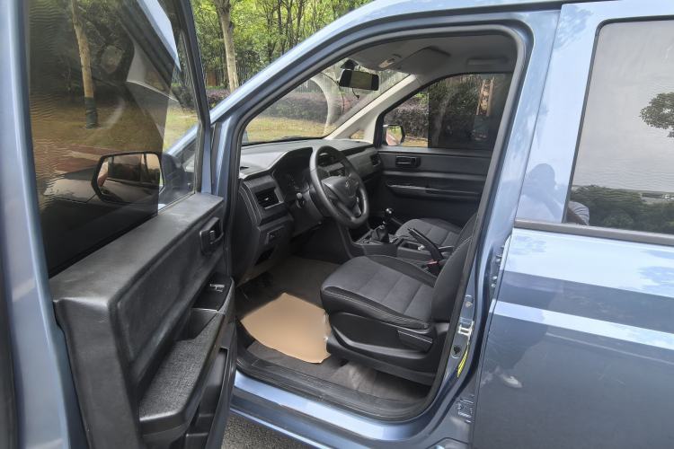 Used Wuling Hongguang PLUS 2020 1.5L Manual Standard Edition 5 Seats Left Front Seat