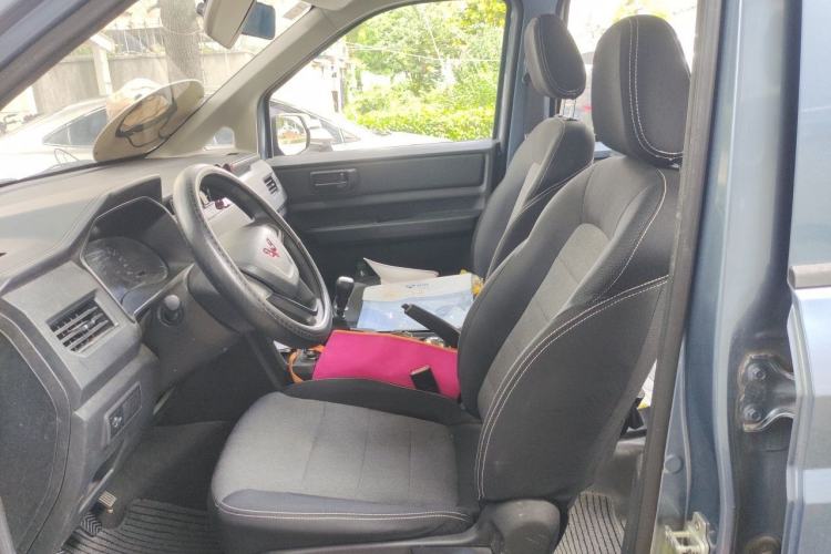Used Wuling Hongguang PLUS 2020 1.5L Manual Standard Edition 5 Seats Left Front Seat
