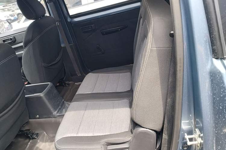 Used Wuling Hongguang PLUS 2020 1.5L Manual Standard Edition 7-Seater Left Rear Seat