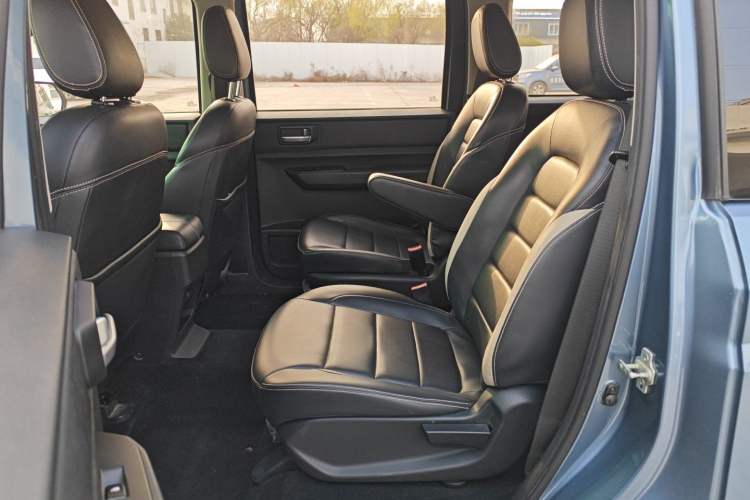 Used Wuling Hongguang PLUS 2020 1.5L Manual Comfort 7-Seater Left Rear Seat