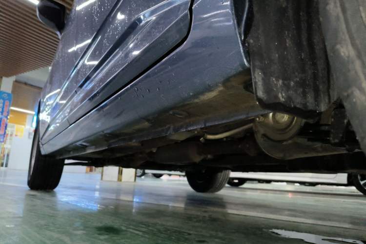 Used Wuling Hongguang PLUS 2020 1.5L Manual Standard Edition 5 Seats Left Side Sill