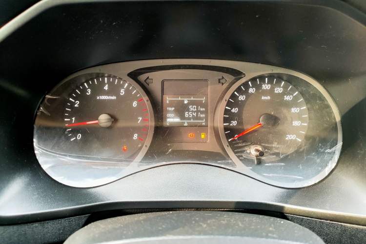 Used Wuling Hongguang PLUS 2020 1.5L Manual Standard Edition 5 Seats Odometer Close Up