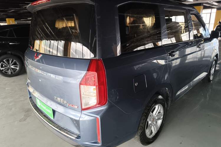 Used Wuling Hongguang PLUS 2020 1.5L Manual Standard Edition 5 Seats Rear Right 45 Deg