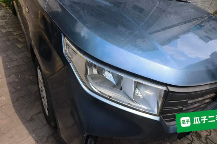 Used Wuling Hongguang PLUS 2020 1.5L Manual Standard Edition 5 Seats Right Front Headlight