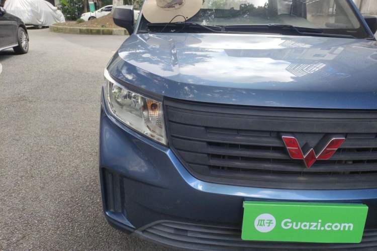 Used Wuling Hongguang PLUS 2020 1.5L Manual Standard Edition 5 Seats Right Front Headlight