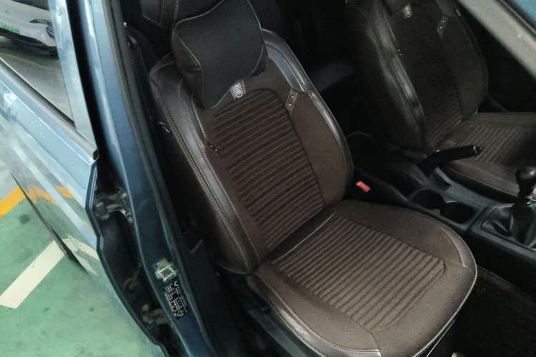 Used Wuling Hongguang PLUS 2020 1.5L Manual Standard Edition 5 Seats Right Front Seat