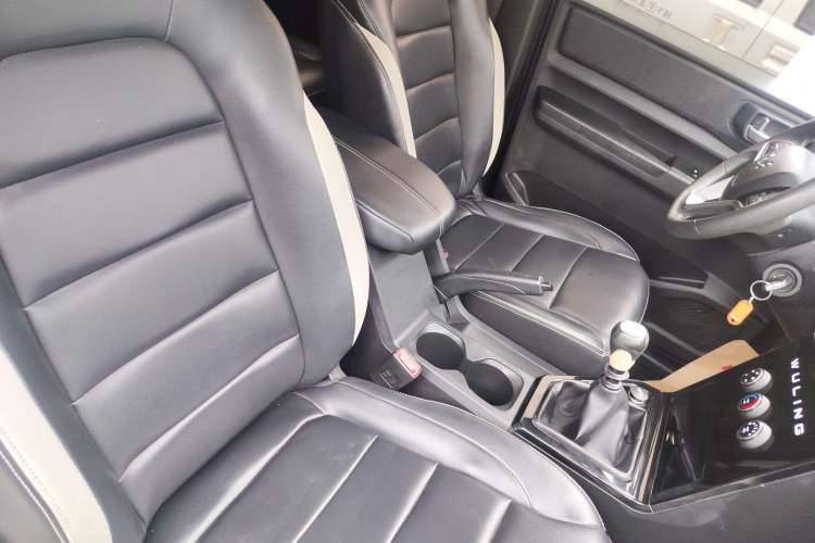 Used Wuling Hongguang PLUS 2020 1.5L Manual Comfort 7-Seater Right Front Seat