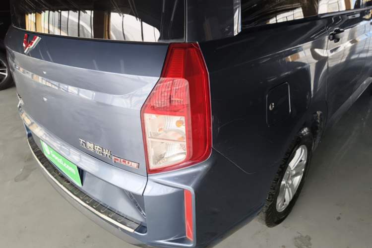 Used Wuling Hongguang PLUS 2020 1.5L Manual Standard Edition 5 Seats Right Rear Taillight