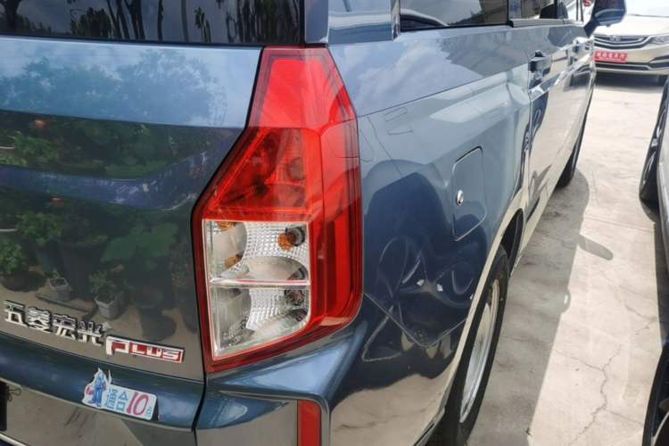Used Wuling Hongguang PLUS 2020 1.5L Manual Standard Edition 5 Seats Right Rear Taillight