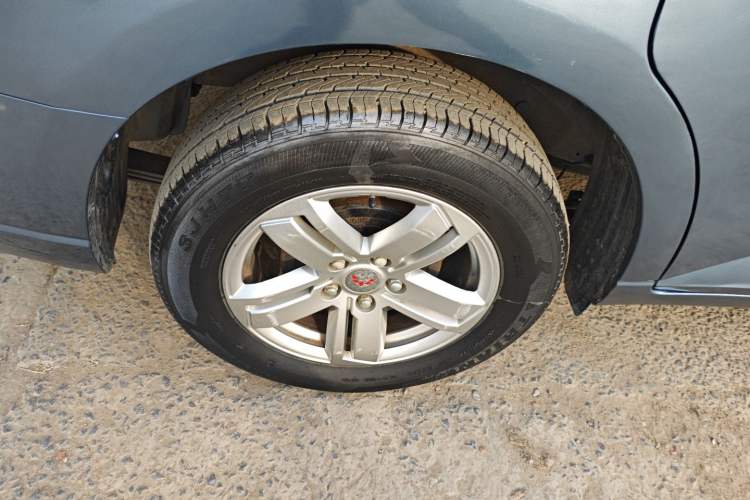 Used Wuling Hongguang PLUS 2020 1.5L Manual Comfort 7-Seater Right Rear Wheel Hub