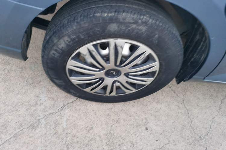 Used Wuling Hongguang PLUS 2020 1.5L Manual Standard Edition 5 Seats Right Rear Wheel Hub