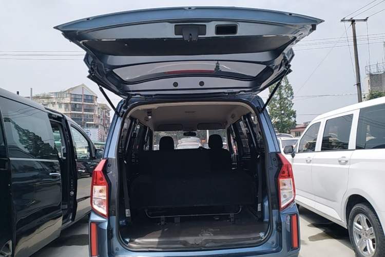 Used Wuling Hongguang PLUS 2020 1.5L Manual Standard Edition 7-Seater Trunk