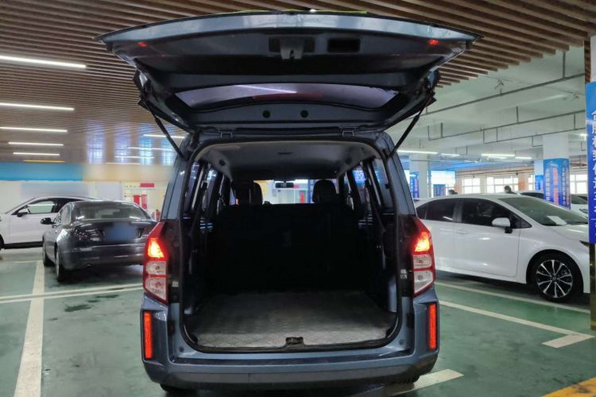 Used Wuling Hongguang PLUS 2020 1.5L Manual Standard Edition 5 Seats Trunk