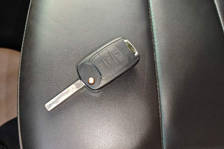Used Wuling Hongguang PLUS 2020 1.5L Manual Comfort 7-Seater Vehicle Key