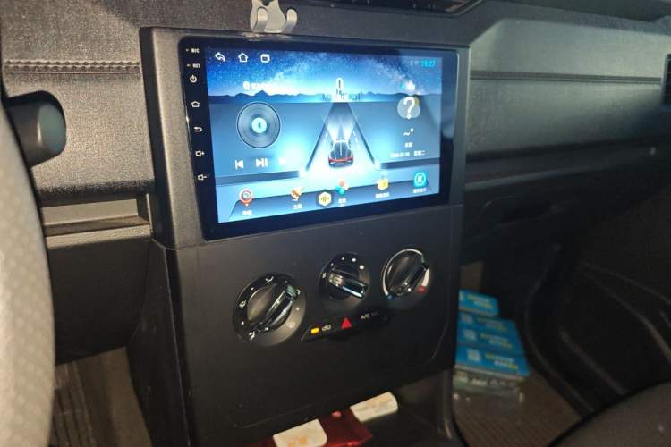 Used Wuling Hongguang PLUS 2020 1.5L Manual Standard Edition 7-Seater Audio And AC Panel