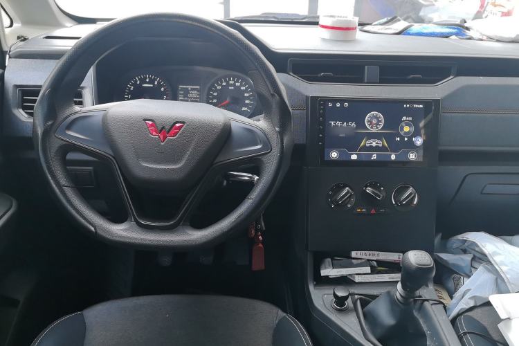 Used Wuling Hongguang PLUS 2020 1.5L Manual Standard Edition 5 Seats Center Console