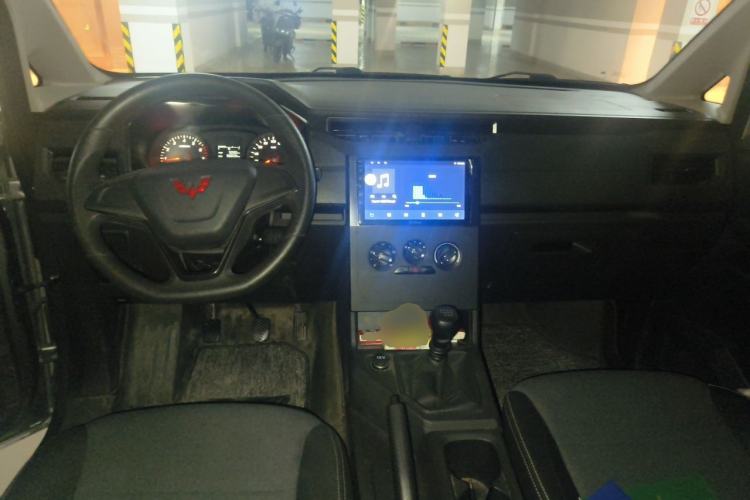 Used Wuling Hongguang PLUS 2020 1.5L Manual Standard Edition 5 Seats Center Console