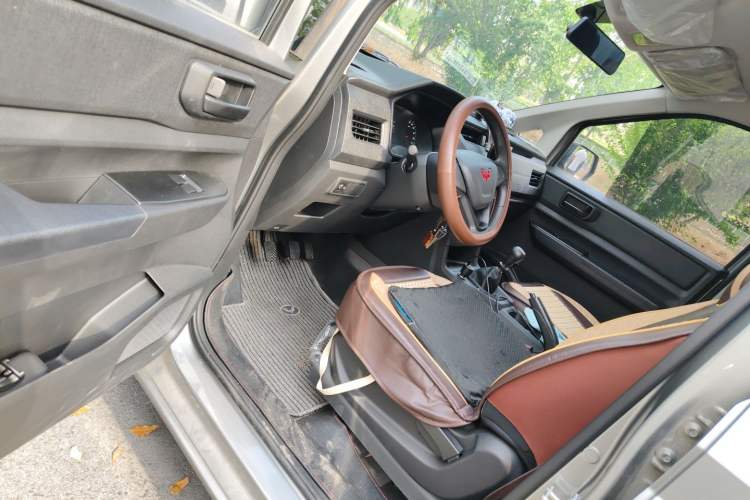 Used Wuling Hongguang PLUS 2020 1.5L Manual Standard Edition 5 Seats Driver Seat