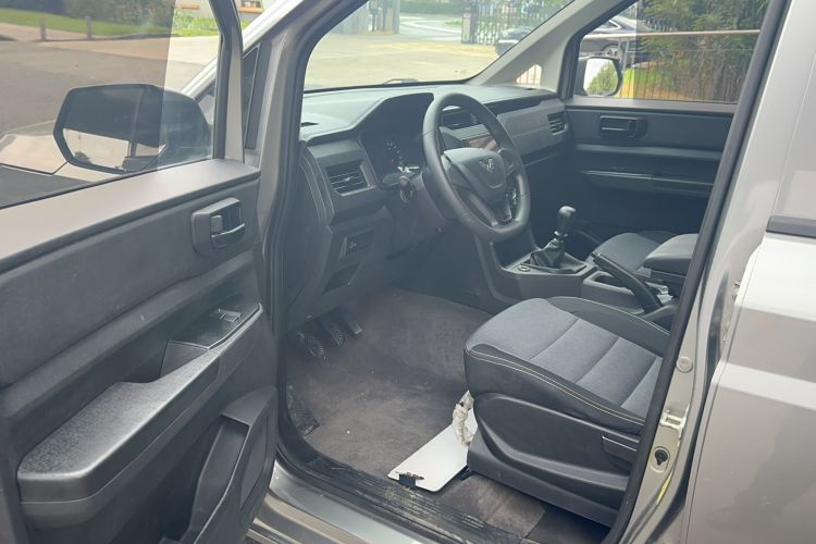 Used Wuling Hongguang PLUS 2020 1.5L Manual Standard Edition 5 Seats Driver Seat