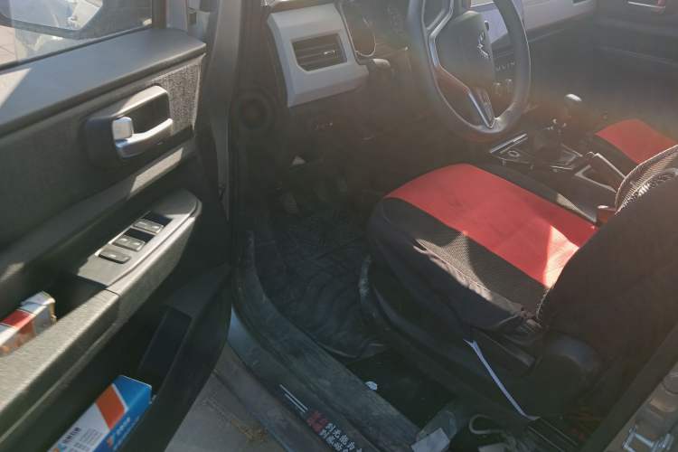 Used Wuling Hongguang PLUS 2020 1.5L Manual Comfort 7-Seater Driver Seat