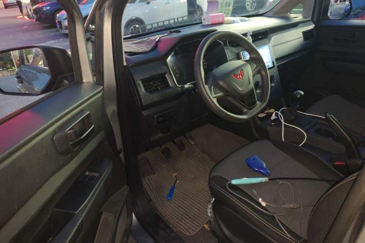 Used Wuling Hongguang PLUS 2020 1.5L Manual Standard Edition 7-Seater Driver Seat