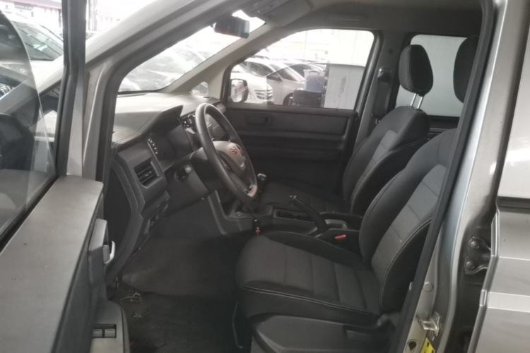 Used Wuling Hongguang PLUS 2020 1.5L Manual Standard Edition 7-Seater Driver Seat