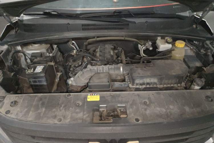Used Wuling Hongguang PLUS 2020 1.5L Manual Comfort 7-Seater Engine Bay