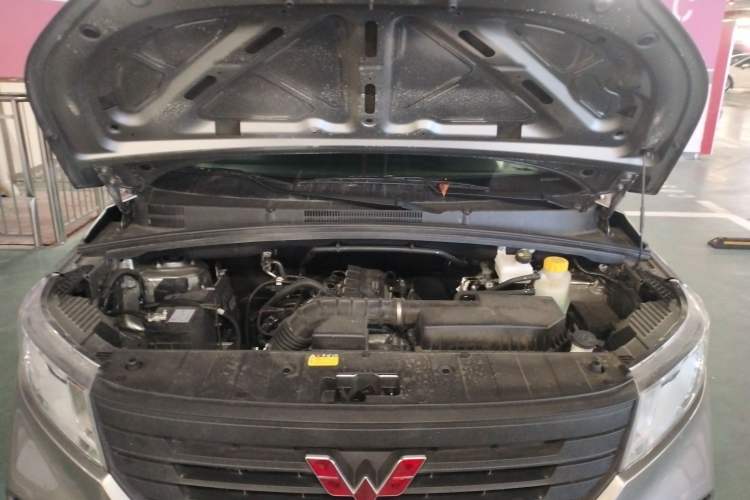 Used Wuling Hongguang PLUS 2020 1.5L Manual Standard Edition 5 Seats Engine Bay