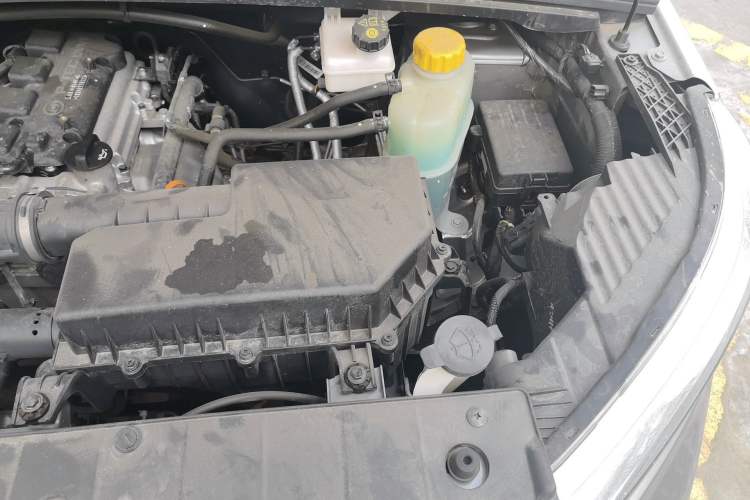 Used Wuling Hongguang PLUS 2020 1.5L Manual Standard Edition 5 Seats Engine Bay Left