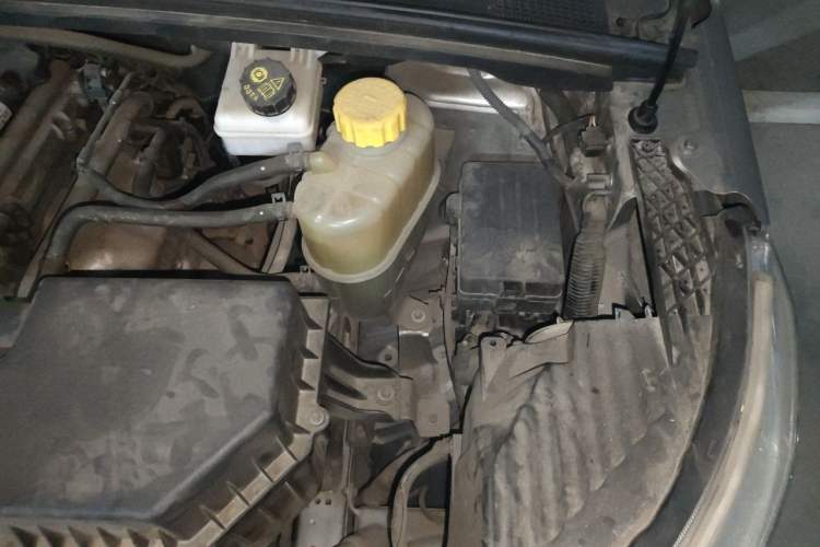 Used Wuling Hongguang PLUS 2020 1.5L Manual Comfort 7-Seater Engine Bay Left