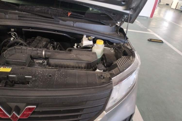 Used Wuling Hongguang PLUS 2020 1.5L Manual Standard Edition 5 Seats Engine Bay Left