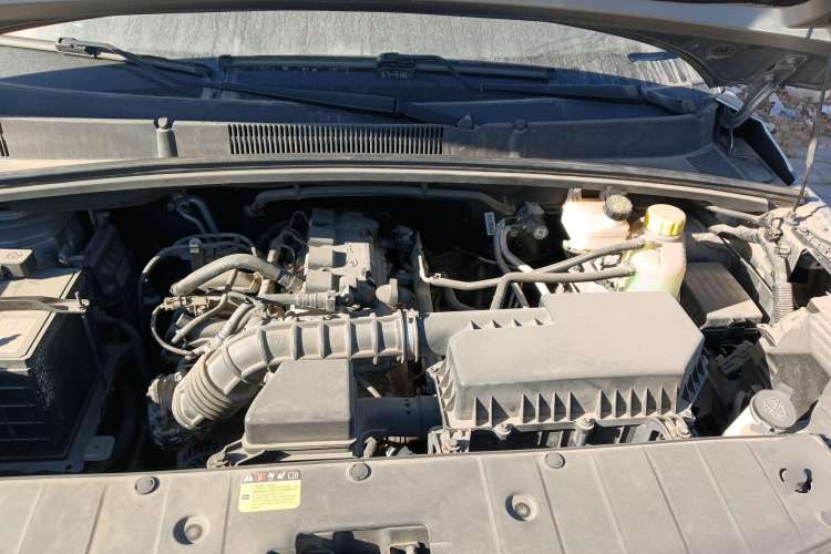Used Wuling Hongguang PLUS 2020 1.5L Manual Comfort 7-Seater Engine Bay