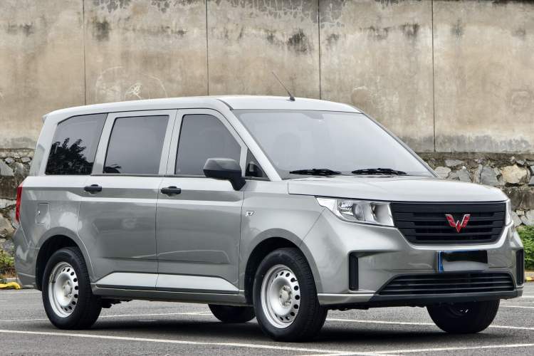 Used Wuling Hongguang PLUS 2020 1.5L Manual Standard Edition 7-Seater Exterior 2