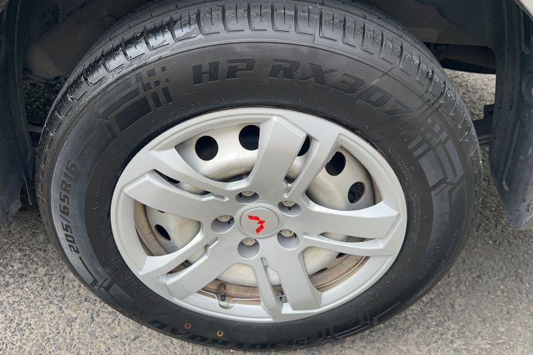 Used Wuling Hongguang PLUS 2020 1.5L Manual Standard Edition 5 Seats Exterior 2