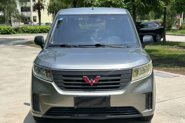 Used Wuling Hongguang PLUS 2020 1.5L Manual Standard Edition 5 Seats Exterior 4