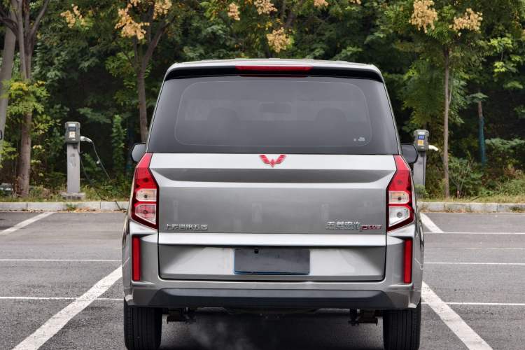 Used Wuling Hongguang PLUS 2020 1.5L Manual Standard Edition 7-Seater Exterior 6