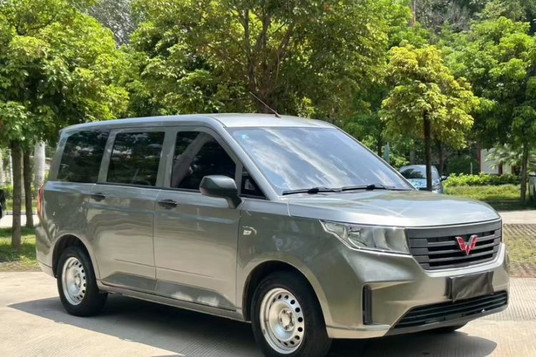 Used Wuling Hongguang PLUS 2020 1.5L Manual Standard Edition 5 Seats Exterior 7
