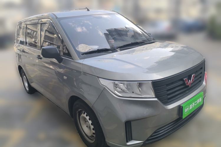 Used Wuling Hongguang PLUS 2020 1.5L Manual Standard Edition 5 Seats Front Right 45 Deg