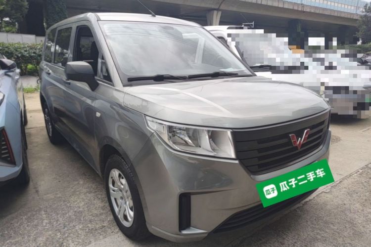 Used Wuling Hongguang PLUS 2020 1.5L Manual Standard Edition 5 Seats Front Right 45 Deg