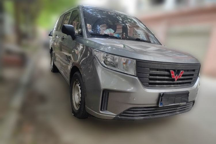 Used Wuling Hongguang PLUS 2020 1.5L Manual Standard Edition 5 Seats Front Right 45 Deg