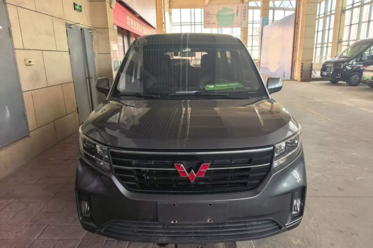 Used Wuling Hongguang PLUS 2020 1.5T Manual Commercial Vehicle 7 Seats Front