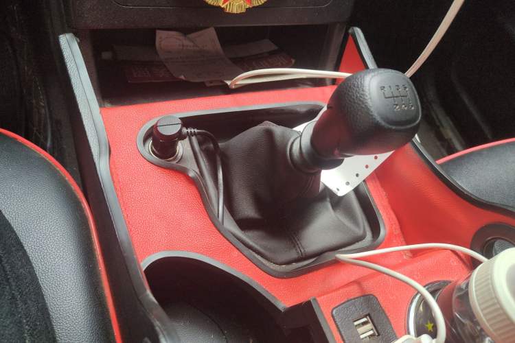 Used Wuling Hongguang PLUS 2020 1.5L Manual Standard Edition 5 Seats Gear Lever
