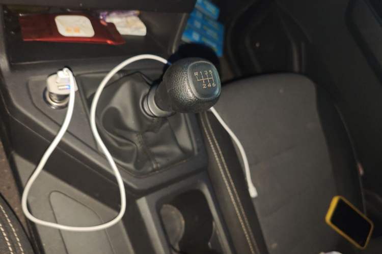 Used Wuling Hongguang PLUS 2020 1.5L Manual Standard Edition 7-Seater Gear Lever