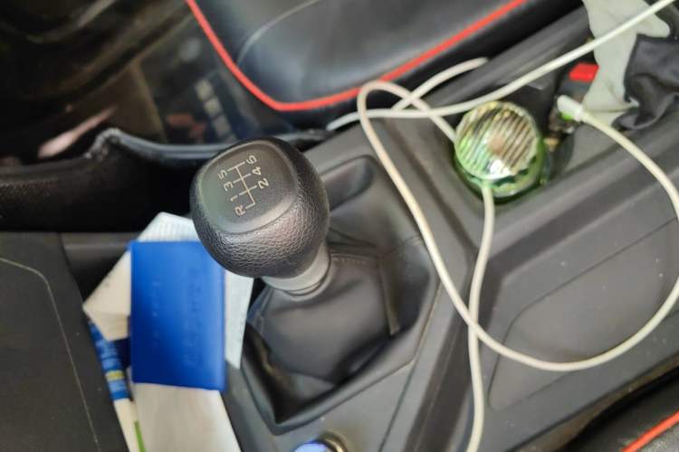 Used Wuling Hongguang PLUS 2020 1.5L Manual Standard Edition 5 Seats Gear Lever