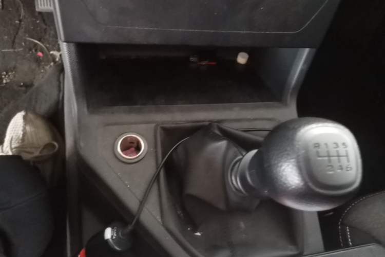 Used Wuling Hongguang PLUS 2020 1.5L Manual Standard Edition 7-Seater Gear Lever
