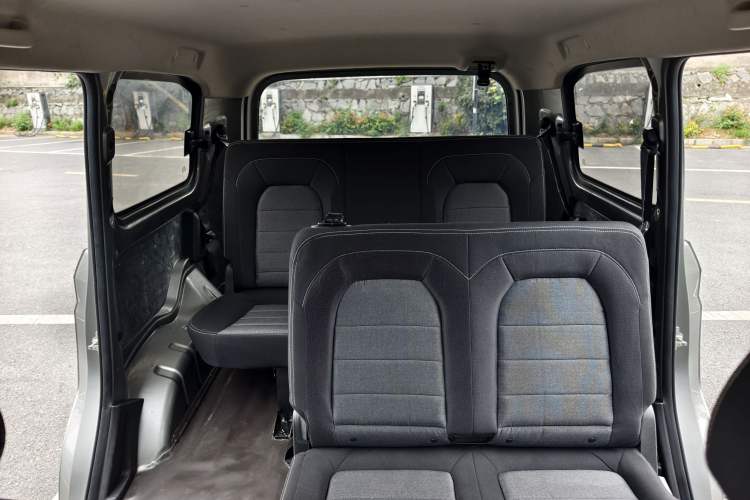 Used Wuling Hongguang PLUS 2020 1.5L Manual Standard Edition 7-Seater Interior 7