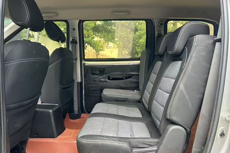 Used Wuling Hongguang PLUS 2020 1.5L Manual Standard Edition 5 Seats Interior 8