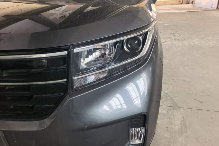 Used Wuling Hongguang PLUS 2020 1.5T Manual Commercial Vehicle 7 Seats Left Front Headlight