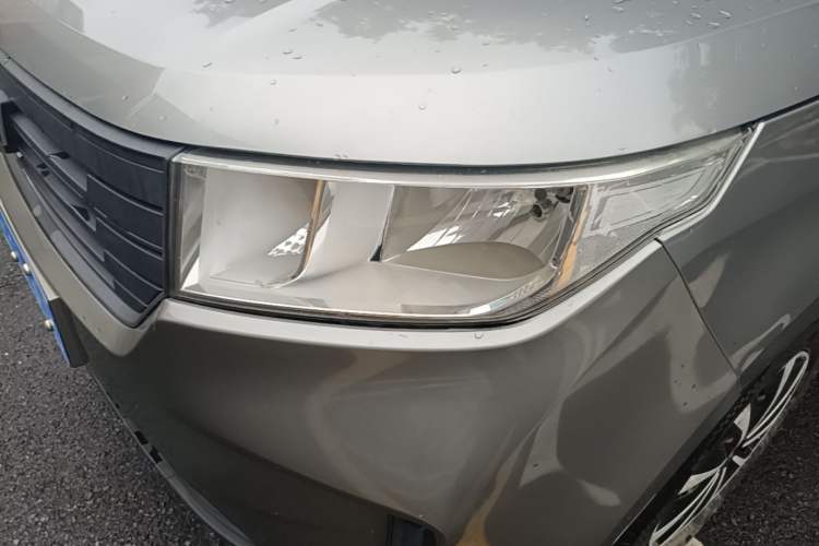 Used Wuling Hongguang PLUS 2020 1.5L Manual Standard Edition 5 Seats Left Front Headlight