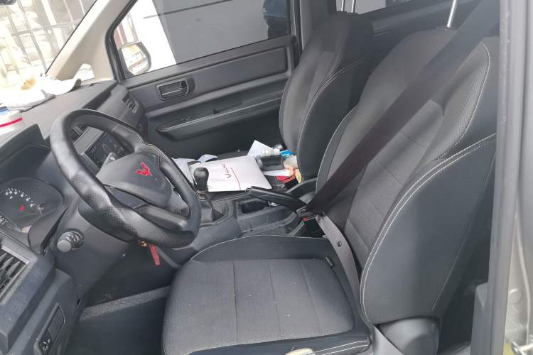 Used Wuling Hongguang PLUS 2020 1.5L Manual Standard Edition 5 Seats Left Front Seat